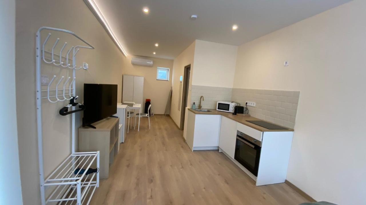 Night & Flight Airport Apartman Vecsés Exterior foto
